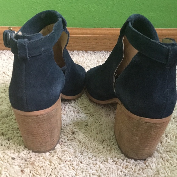 Sole Society Ferris Suede Cutout Ankle Bootie - Picture 2 of 4